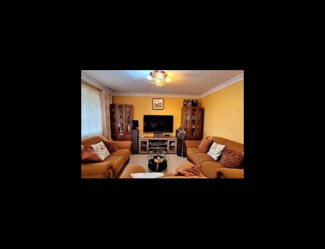 3 BEDROOM HOUSE FOR SALE IN EASTBURY